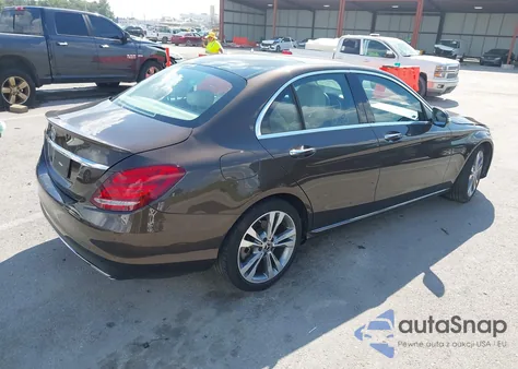 2017 Mercedes-Benz C 300 из США, поврежденный, VIN 55SWF4JBXHU222573